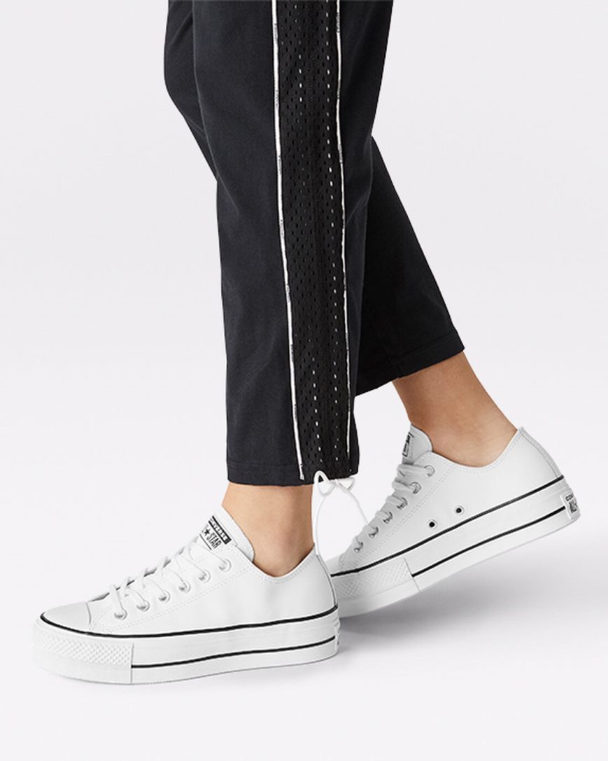 Dámské Boty Na Platformy Converse Chuck Taylor All Star Lift Læder Nízké Bílé Černé Bílé | CZ JHTM31